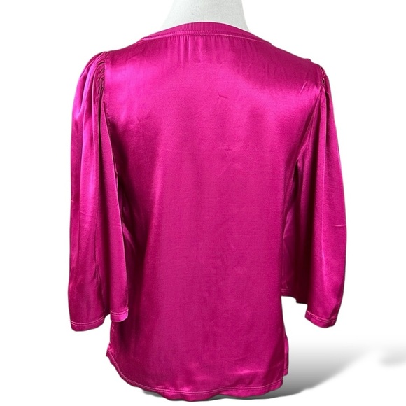 Nation Ltd Donna Bell Sleeve Top in Miss Magenta Size XS Satin Shiny Valentines - Picture 13 of 17